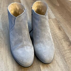hush puppies women 7 grey suede booties